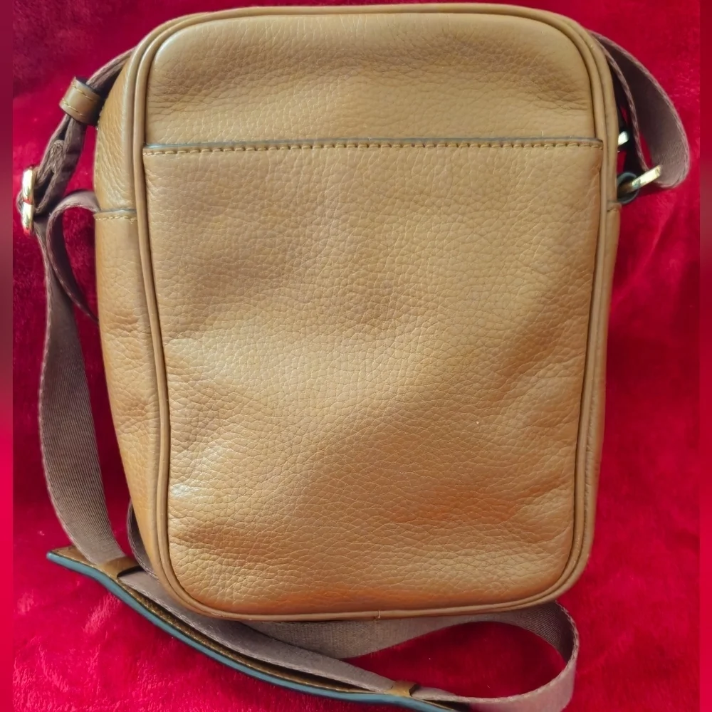 Michael Kors Jet Set Medium Pebbled Leather Tan Crossbody Bag